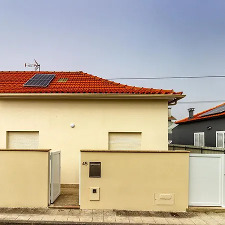 Guest H4u - Garden & Holiday home